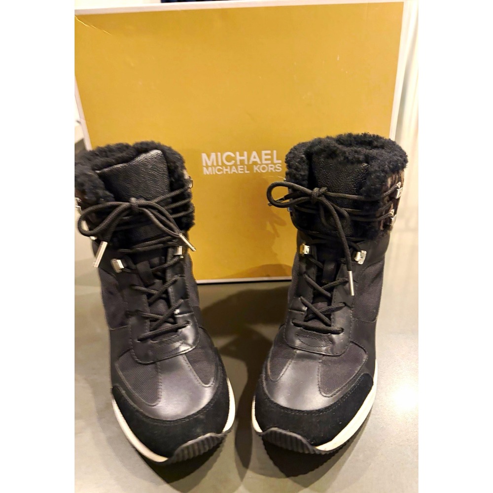 MICHAEL Michael Kors Liv Bootie Black Canvas Faux Fur Trim Lace-Up Ankle 8M